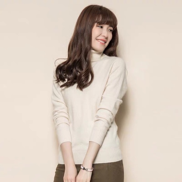 NEW Beige Cashmere Blend Long Sleeve Turtleneck Pullover - Picture 5 of 6